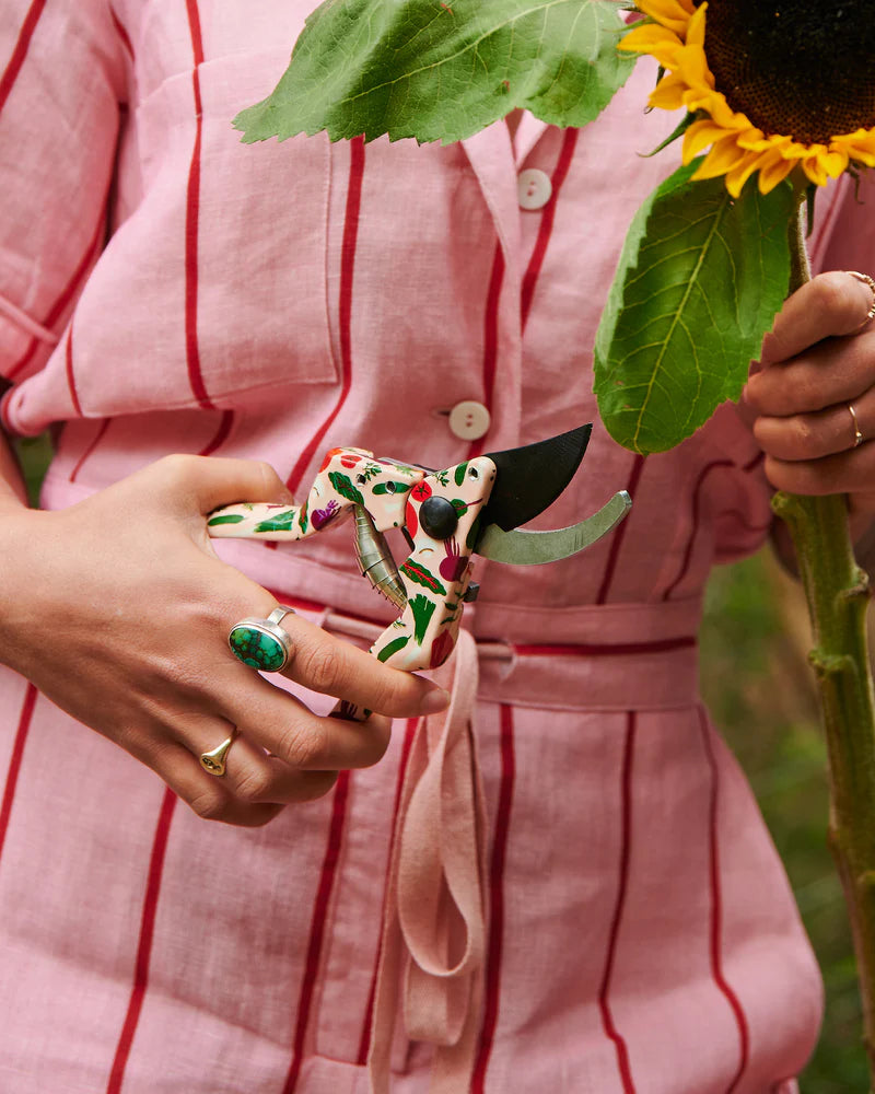 
                  
                    Kip&Co x Stephanie Alexander Stephanie's Harvest Garden Secateurs and Gloves Set One Size
                  
                