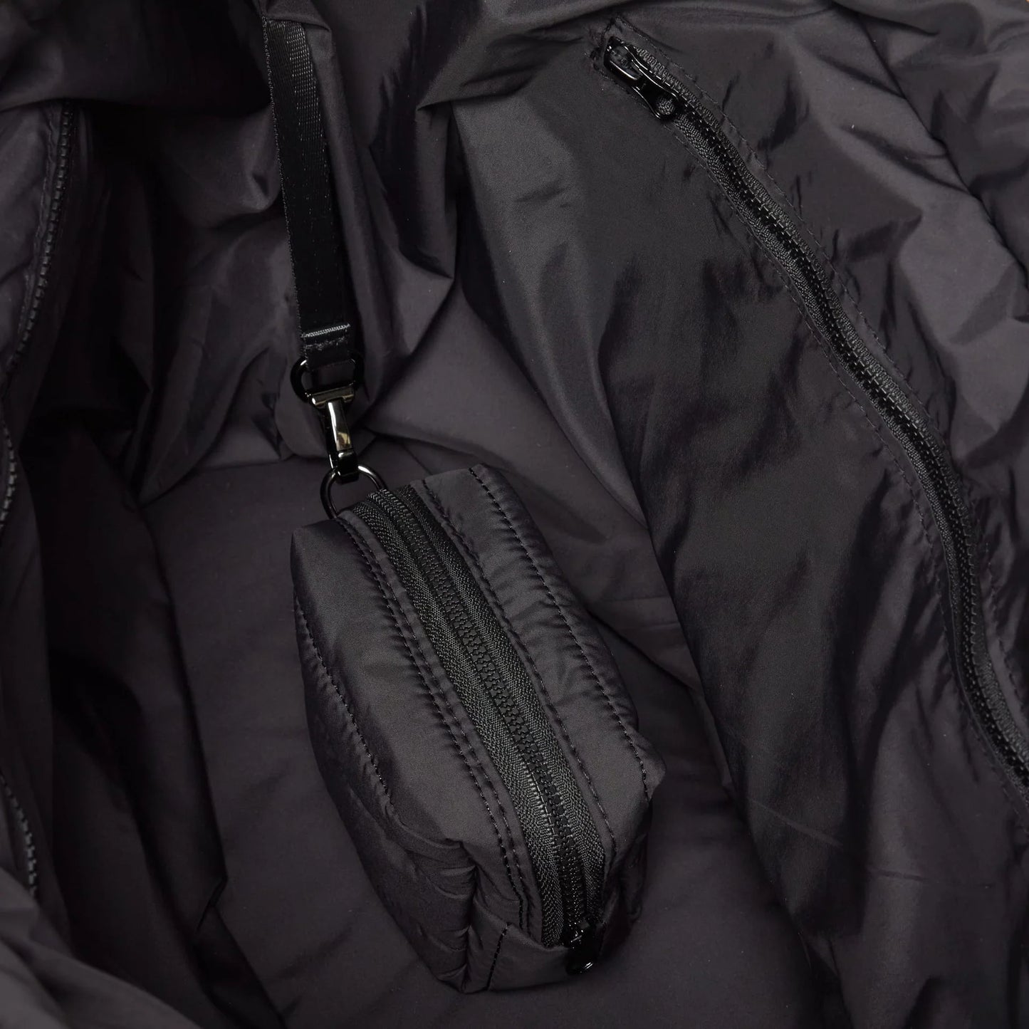
                  
                    Take It Base Bag Black
                  
                