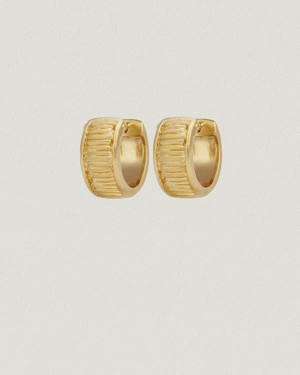 Arete Wide Huggies Gold Vermeil - GOLD VERMEIL