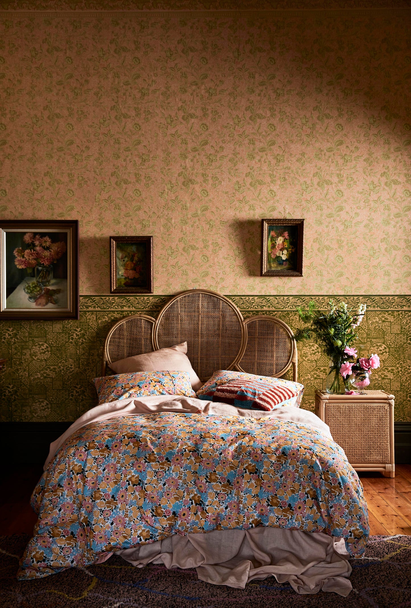 
                  
                    Autumn Pollen Cotton Quilt Cover- Queen
                  
                