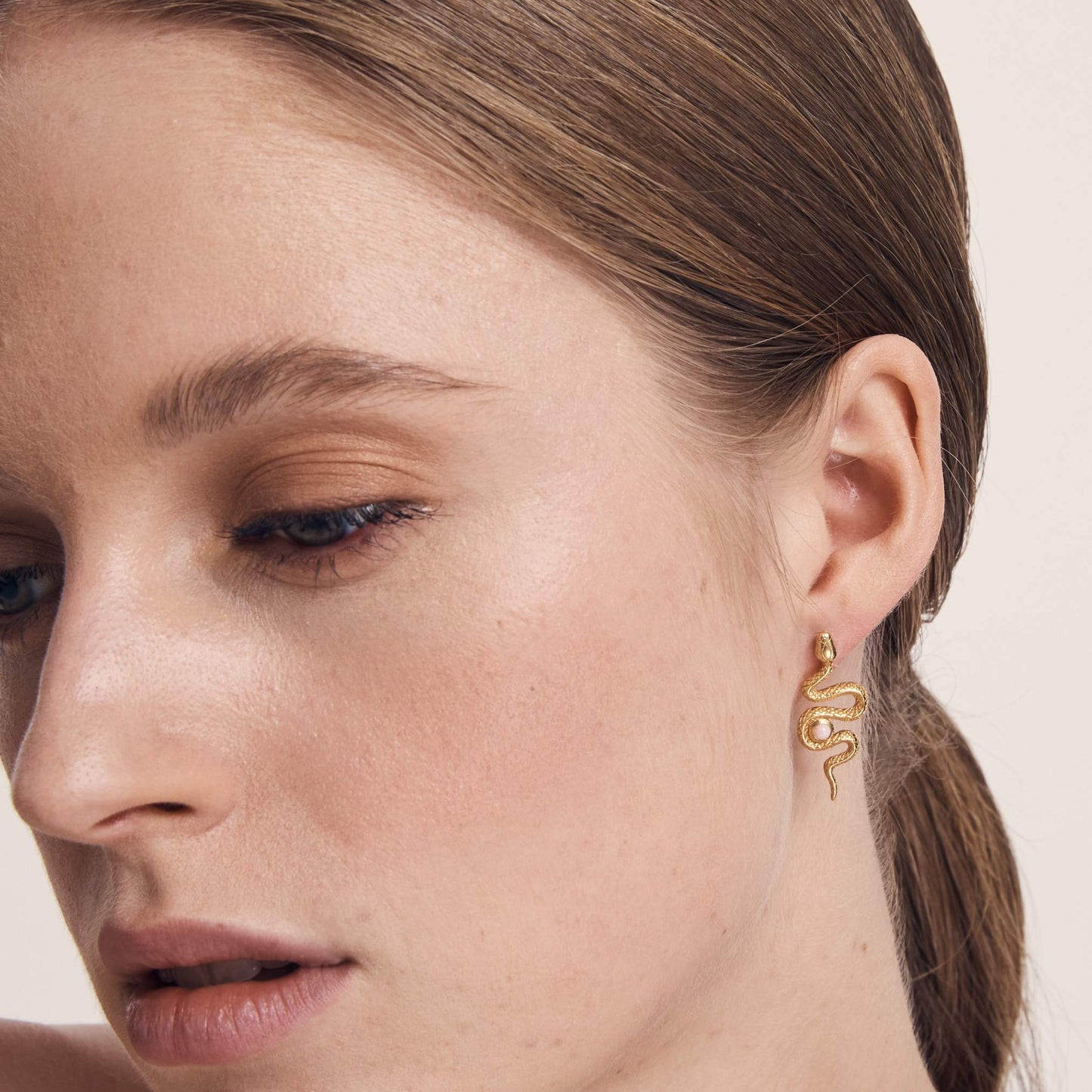
                  
                    Serpent Studs Gold
                  
                