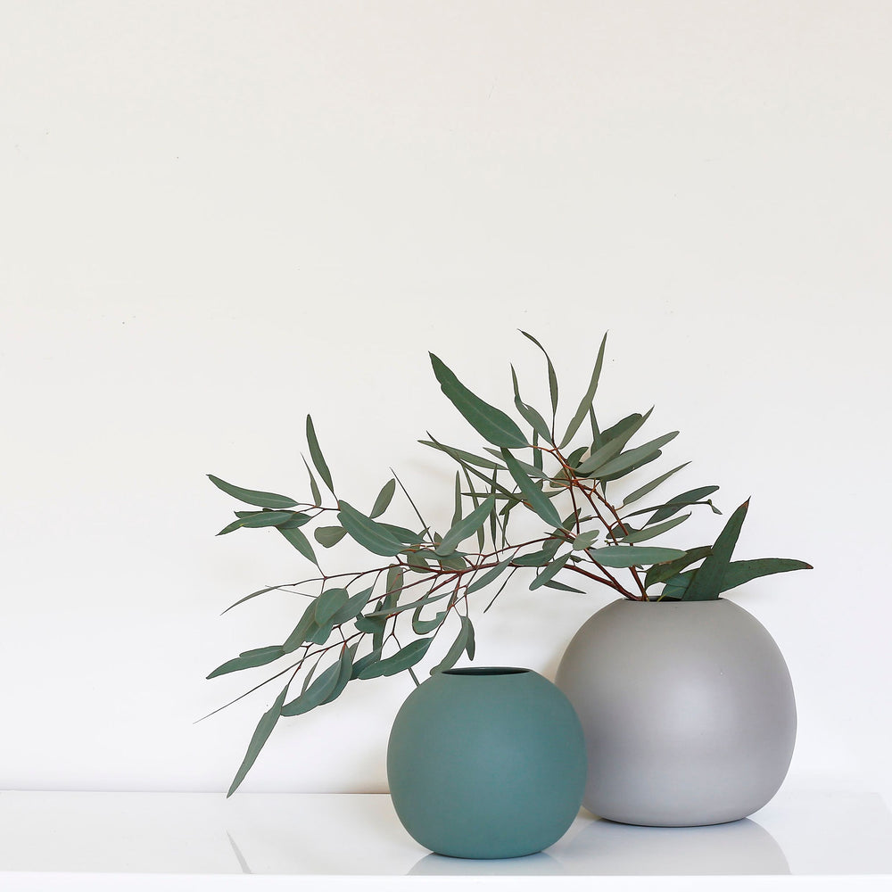 
                  
                    Cloud Bubble Vase- S
                  
                