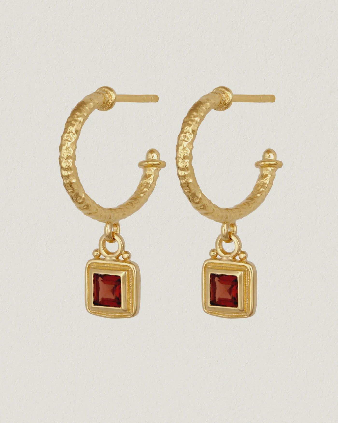 
                  
                    Cilla Earrings 18k Gold Vermeil l Garnet
                  
                