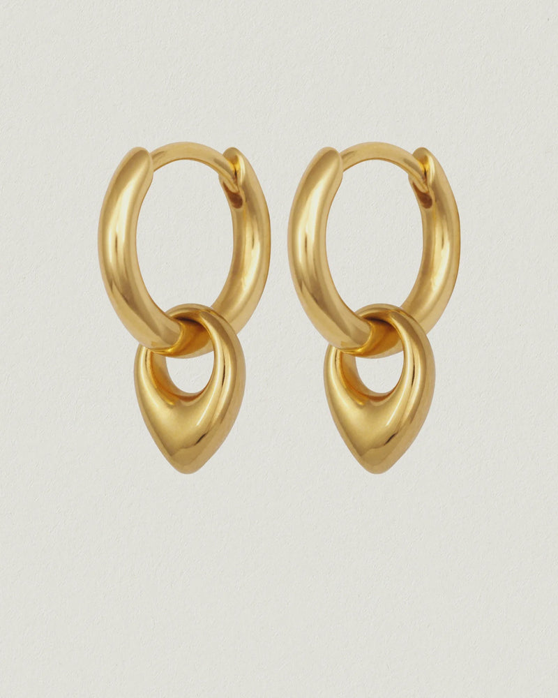 
                  
                    Sanna Earrings 18k Gold Vermeil
                  
                