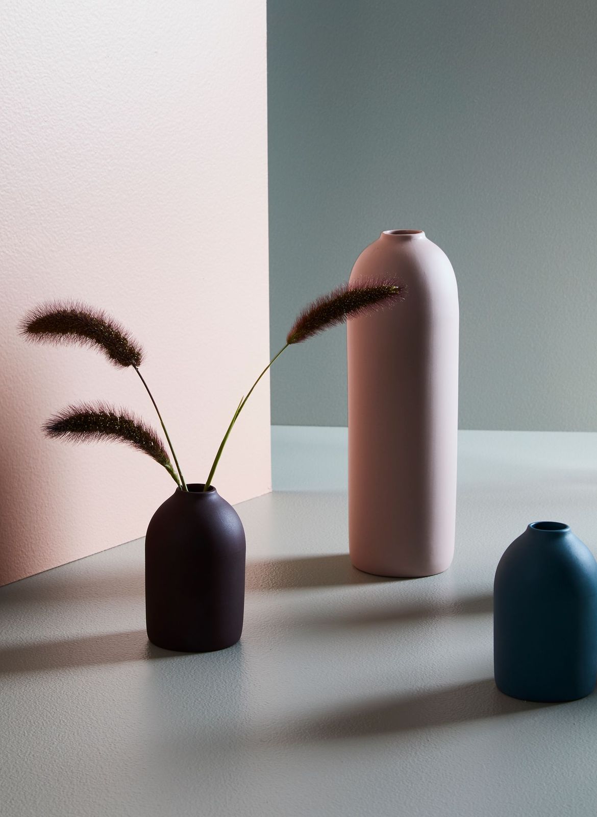 
                  
                    Cocoon Vase- S
                  
                